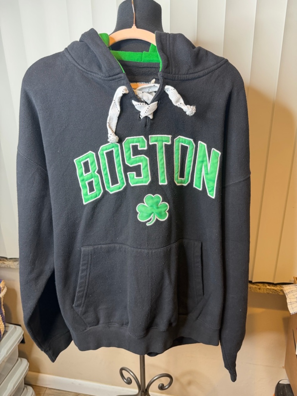 Bat State Gear Boston Green-Appliqué Hooded Sweatshirt - Black Size XL